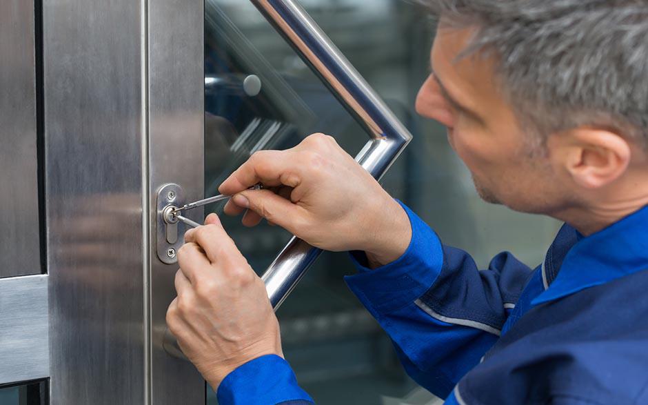 soigneux serrurier ouverture de porte Alfortville